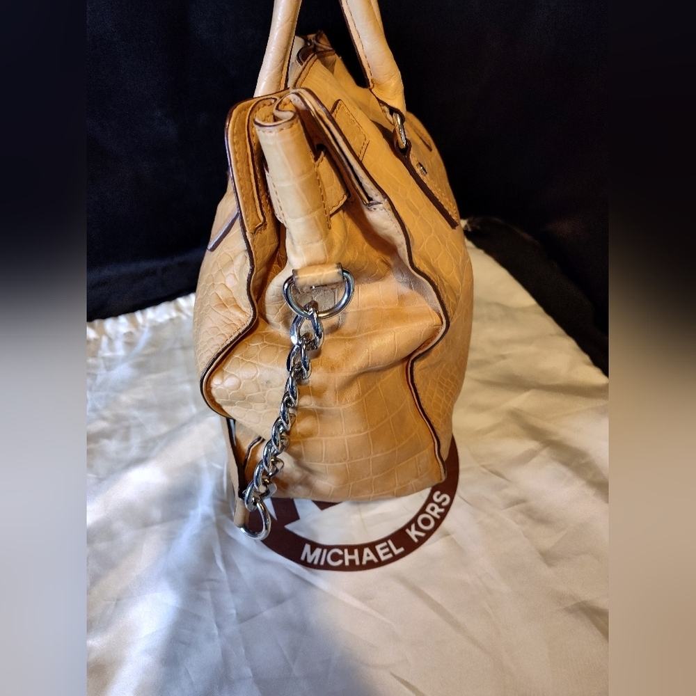 EUC Michael Kors Croc Embossed Handbag W/Jacquard Logo Lining With Dust Bag 🖤 - Picture 10 of 11